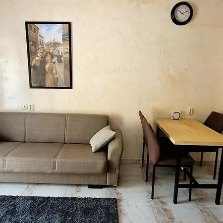 2 Bedroom Location And Stunning View!